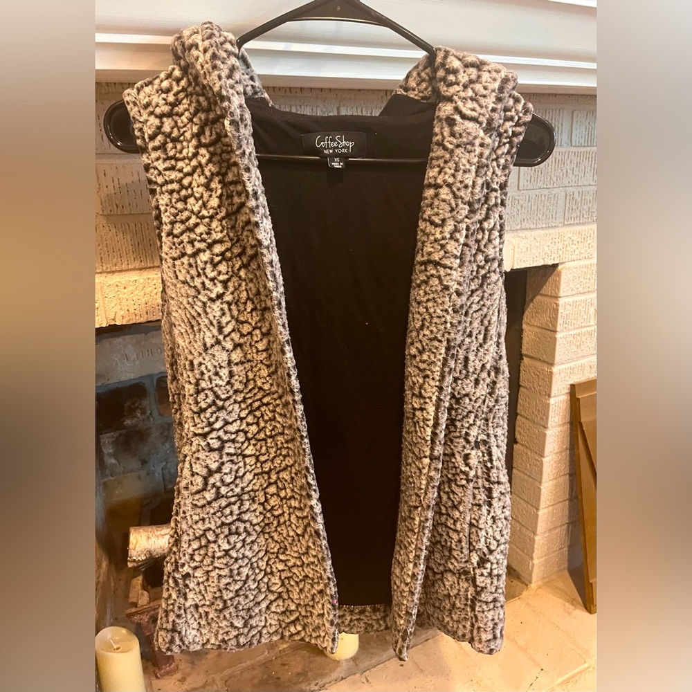 💜Coffee shop hooded fleece vest